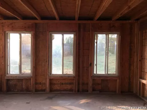 1109 S M St, Barling, AR 72923 photo 8