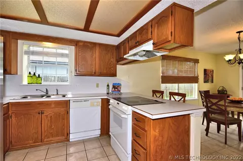 3208 S Elder Ave, Broken Arrow, OK 74012 photo 12