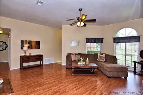 3208 S Elder Ave, Broken Arrow, OK 74012 photo 4