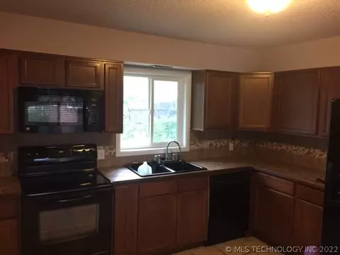6771 E 27th St, Tulsa, OK 74129 photo 7
