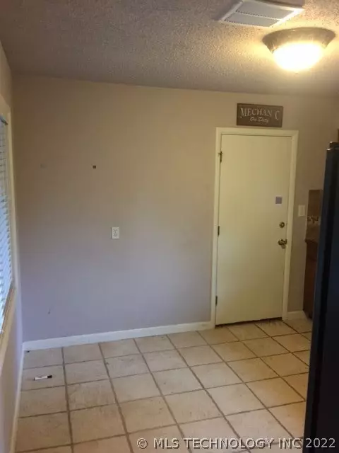 6771 E 27th St, Tulsa, OK 74129 photo 8