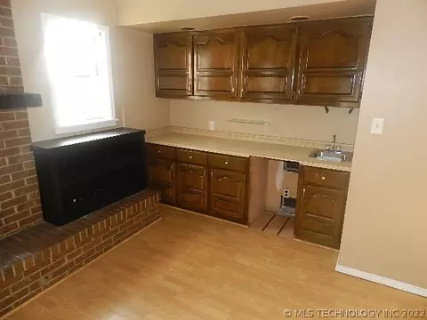 9044 E 26th Ct, Tulsa, OK 74129 photo 6