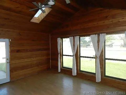 9044 E 26th Ct, Tulsa, OK 74129 photo 8