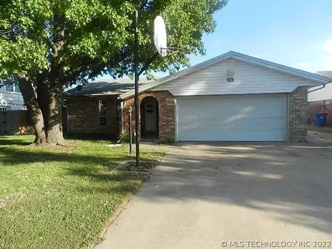 9044 E 26th Ct, Tulsa, OK 74129 photo 1