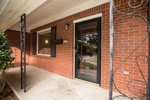 1559 E 58th St, Tulsa, OK 74105 photo 2