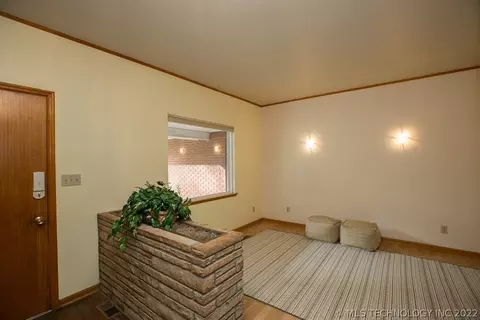 1559 E 58th St, Tulsa, OK 74105 photo 3