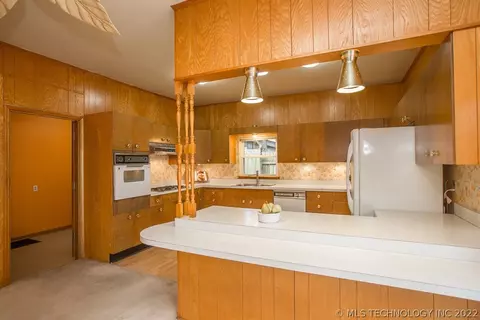 1559 E 58th St, Tulsa, OK 74105 photo 15