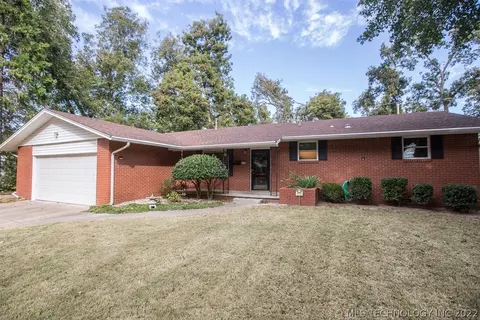 1559 E 58th St, Tulsa, OK 74105 photo 1
