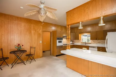 1559 E 58th St, Tulsa, OK 74105 photo 9