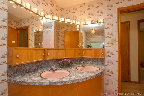 1559 E 58th St, Tulsa, OK 74105 photo 29