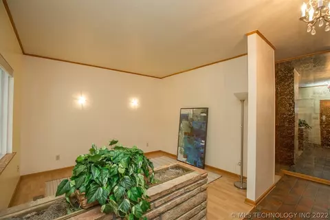 1559 E 58th St, Tulsa, OK 74105 photo 4