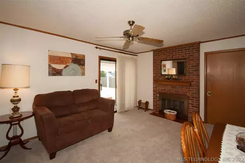 6774 E 28th St, Tulsa, OK 74129 photo 10