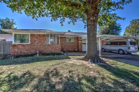 6774 E 28th St, Tulsa, OK 74129 photo 2