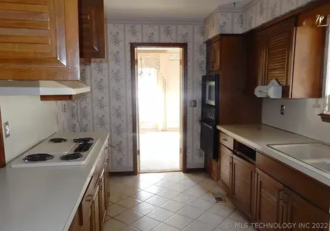 6719 E 54th St, Tulsa, OK 74145 photo 10