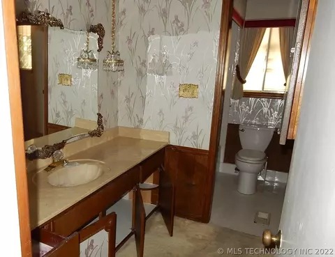 6719 E 54th St, Tulsa, OK 74145 photo 9