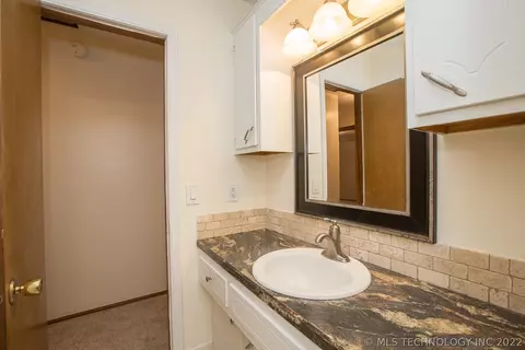 1505 E 56th St, Tulsa, OK 74105 photo 27