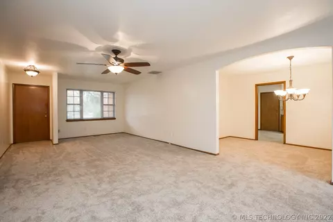1505 E 56th St, Tulsa, OK 74105 photo 3