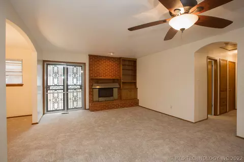 1505 E 56th St, Tulsa, OK 74105 photo 12