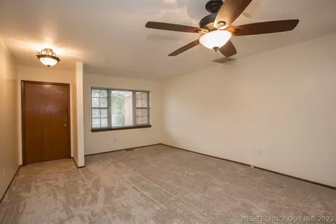 1505 E 56th St, Tulsa, OK 74105 photo 10