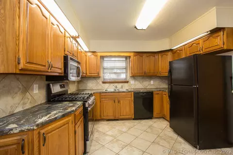 1505 E 56th St, Tulsa, OK 74105 photo 7