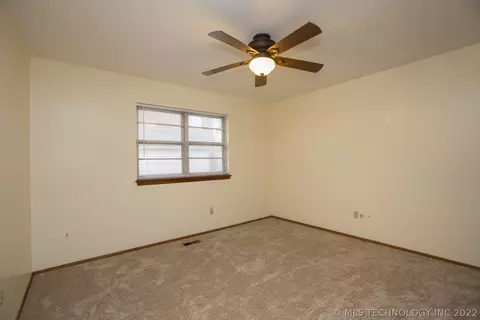 1505 E 56th St, Tulsa, OK 74105 photo 17