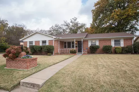 1505 E 56th St, Tulsa, OK 74105 photo 2