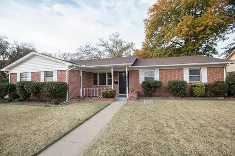 1505 E 56th St, Tulsa, OK 74105 photo 1