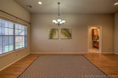 7904 E 27th Pl, Tulsa, OK 74129 photo 11