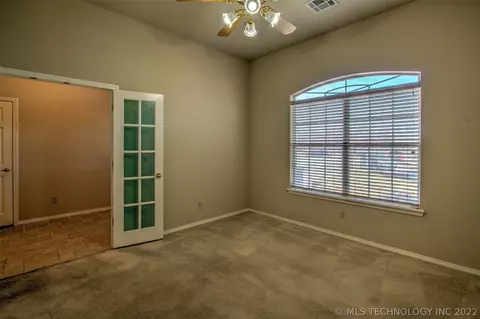 7904 E 27th Pl, Tulsa, OK 74129 photo 3