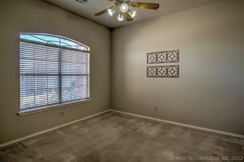 7904 E 27th Pl, Tulsa, OK 74129 photo 4