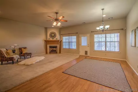 7904 E 27th Pl, Tulsa, OK 74129 photo 8