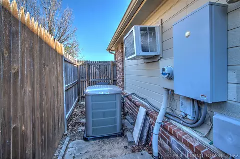 7904 E 27th Pl, Tulsa, OK 74129 photo 33