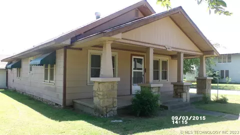 801 E Maple St, Cushing, OK 74023 photo 1