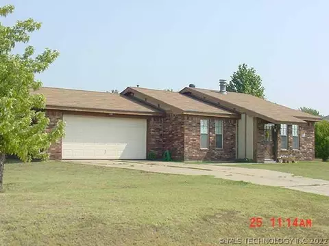 1514 E 9th St, Cushing, OK 74023 photo 1