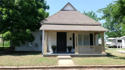 418 E Cherry St, Cushing, OK 74023 photo 1