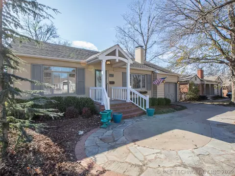 1926 E 35th Pl, Tulsa, OK 74105 photo 3