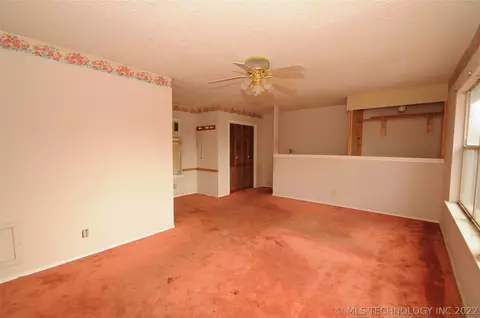 1527 E 56th St, Tulsa, OK 74105 photo 4