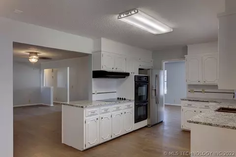 1809 E 58th St, Tulsa, OK 74105 photo 16