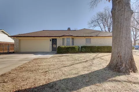1809 E 58th St, Tulsa, OK 74105 photo 5