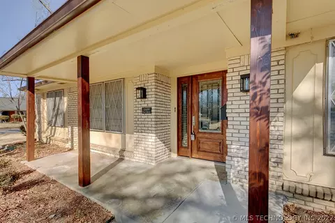 1809 E 58th St, Tulsa, OK 74105 photo 3