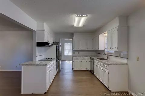 1809 E 58th St, Tulsa, OK 74105 photo 14