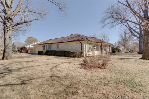 1809 E 58th St, Tulsa, OK 74105 photo 4