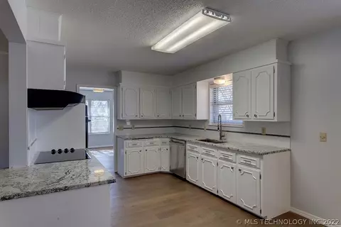 1809 E 58th St, Tulsa, OK 74105 photo 15