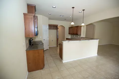 13306 E 43rd St, Tulsa, OK 74134 photo 5