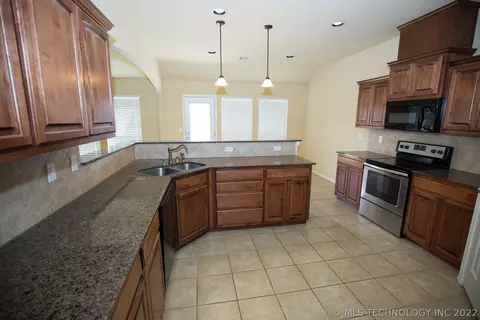 13306 E 43rd St, Tulsa, OK 74134 photo 6