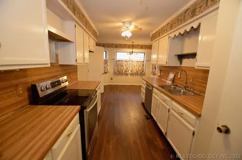 9026 E 67th St, Tulsa, OK 74133 photo 8