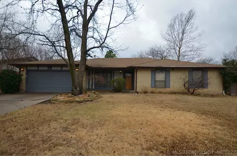 9026 E 67th St, Tulsa, OK 74133 photo 1