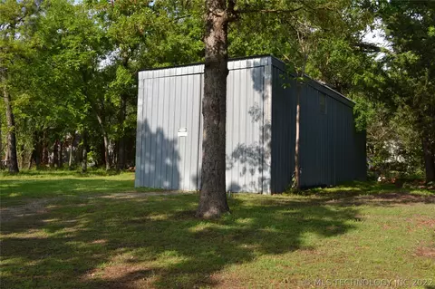 71 S Happy St, Eufaula, OK 74432 photo 9