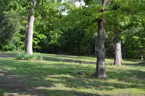 71 S Happy St, Eufaula, OK 74432 photo 5