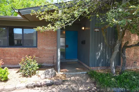 3737 E 48th Pl, Tulsa, OK 74135 photo 2